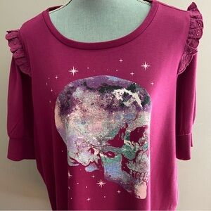 torrid short sleeve skull top size 2